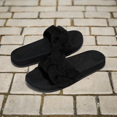 ANNISSA Black Flat Sandal