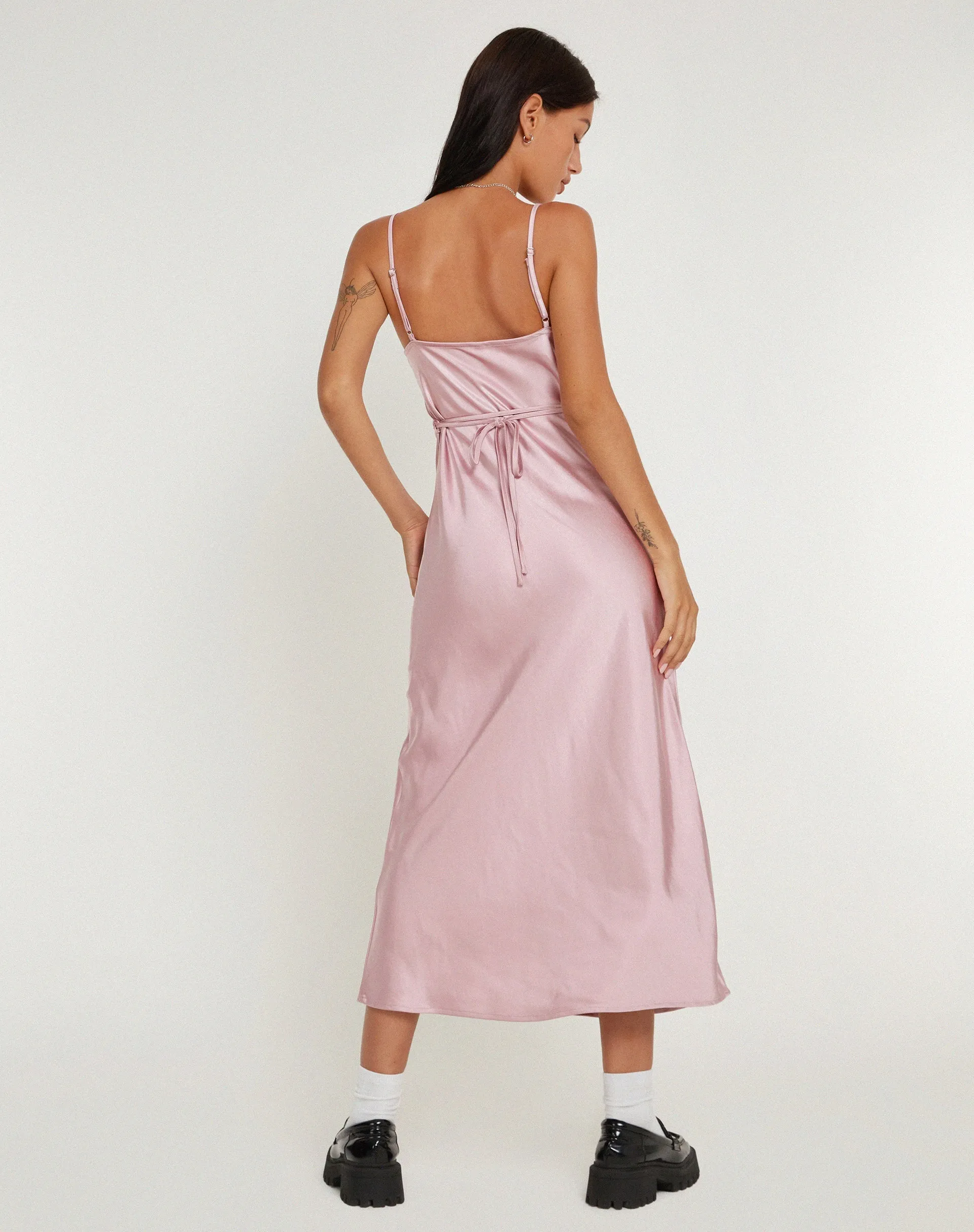 Palasha Midi Dress in Satin Dusky Pink