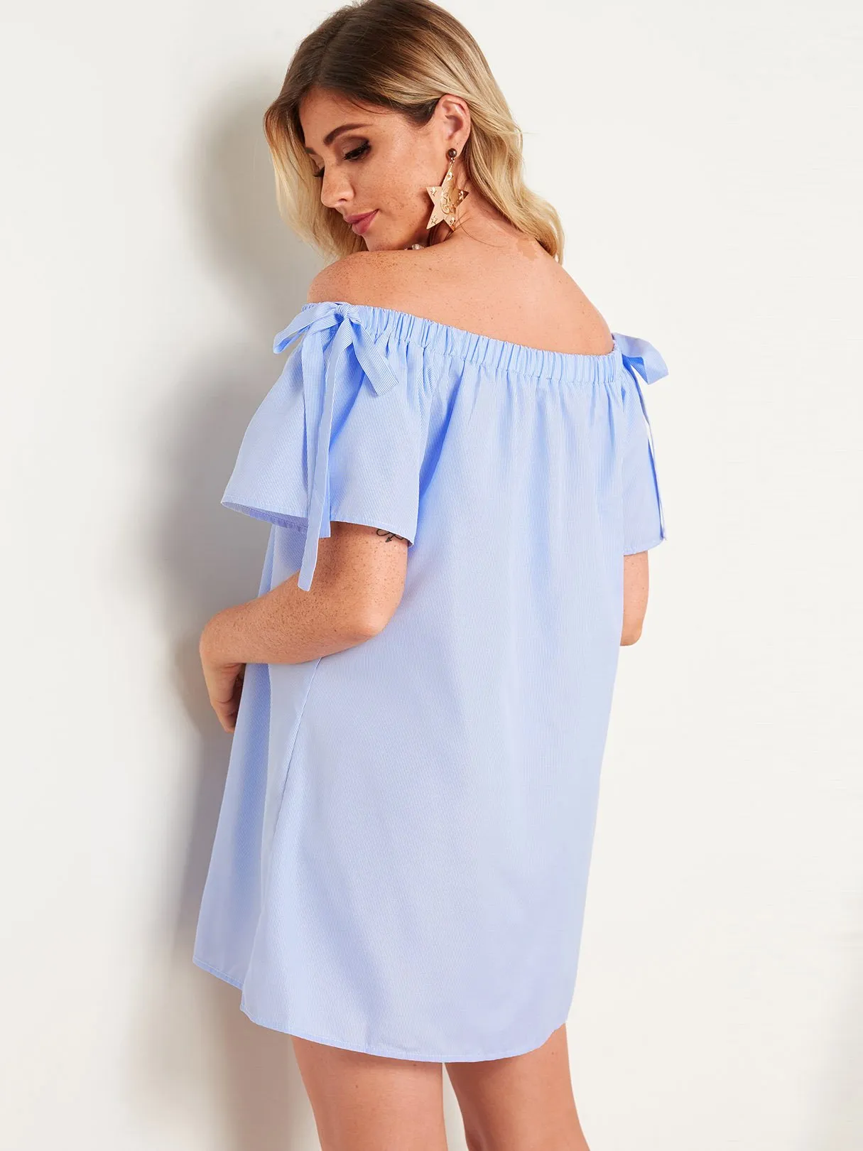 Wholesale Blue Off The Shoulder Short Sleeve Stripe Lace-Up Dresses